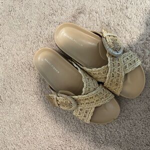 MARC FISHER Size 8 Sandals